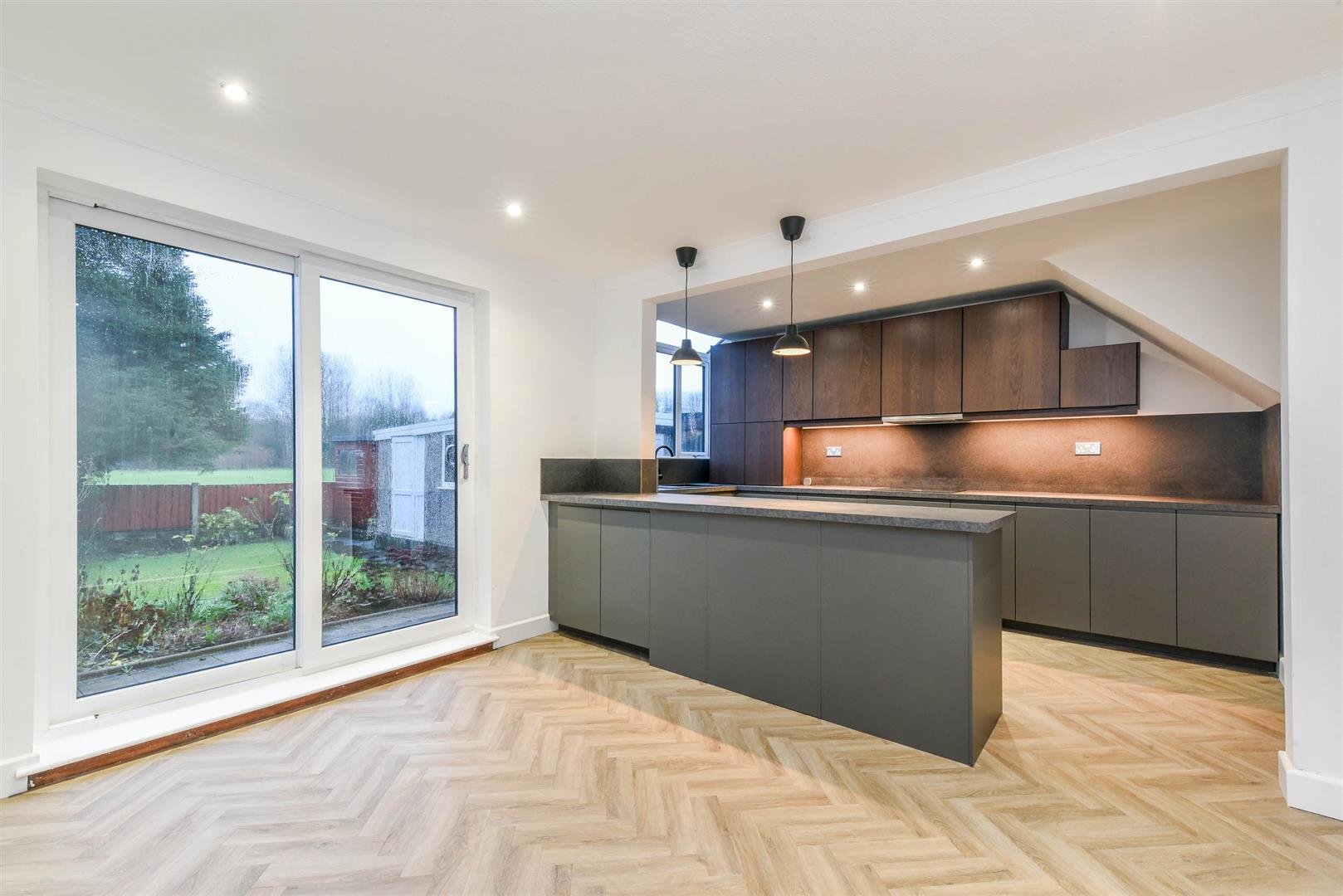 3 bed property in Severn Drive, Preston